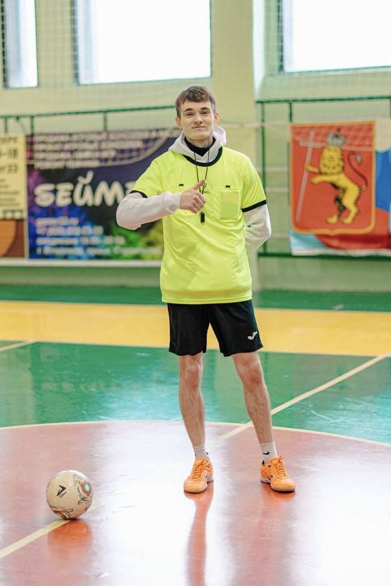 тренер футболики Артемьев Даниил